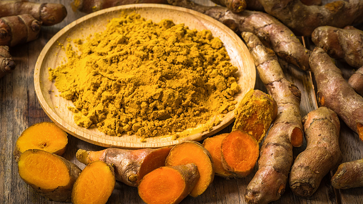 Πότε ο κουρκουμάς μπορεί να βλάψει το συκώτι και πώς να τον καταναλώνετε με ασφάλεια