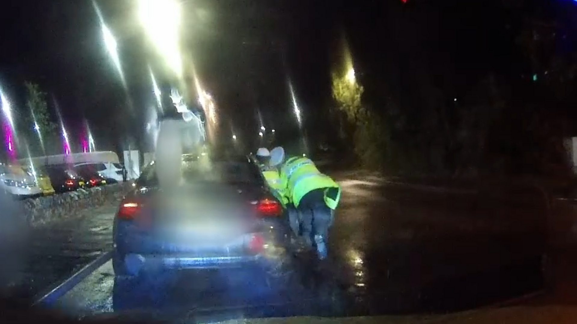 Σκωτία: Στην φυλακή η 43χρονη Λόρεν Μπερντ που παρέσυρε αστυνομικούς κατά τη διάρκεια ελέγχου (βίντεο)