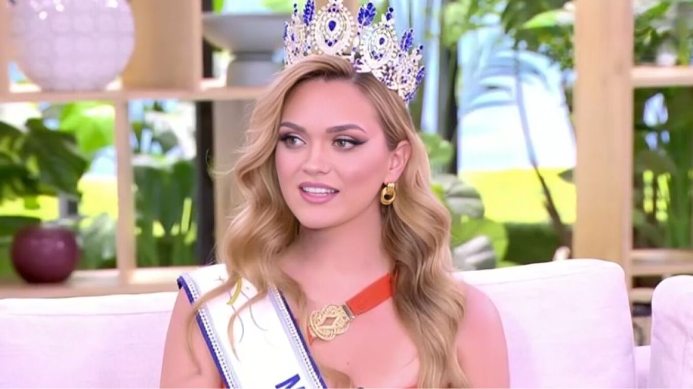 Σ.Μιχαηλίδου: Αιχμές της Μις Ελλάς για την Μις Βρετανία – «Ανήθικα ψέματα ότι έπρεπε να συνευρεθούμε με Ινδούς»