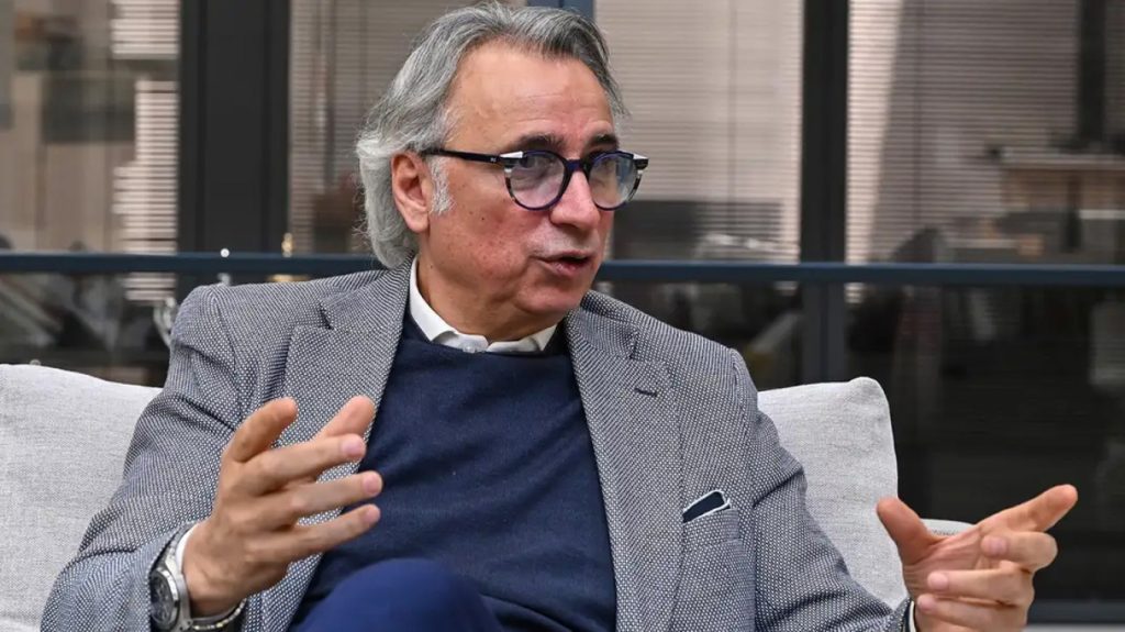 Συγκλονίζει πρώην συμπαίκτης του Μαραντόνα στη Νάπολι: «Ο πατέρας μου σκότωσε τη μητέρα μου και μετά αυτοκτόνησε»