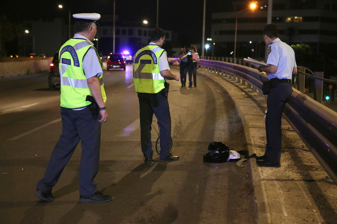 Μπορεί να έφυγε η μηχανή στη στροφή, λέει η σύζυγος του νεκρού για το θανατηφόρο τροχαίο στο Παλαιό Φάληρο