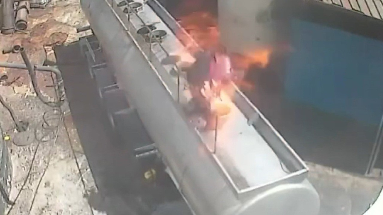 Βίντεο: Άνοιξε το καπάκι σε βυτιοφόρο καυσίμων με τσιγάρο στο στόμα – Θανάσιμο λάθος