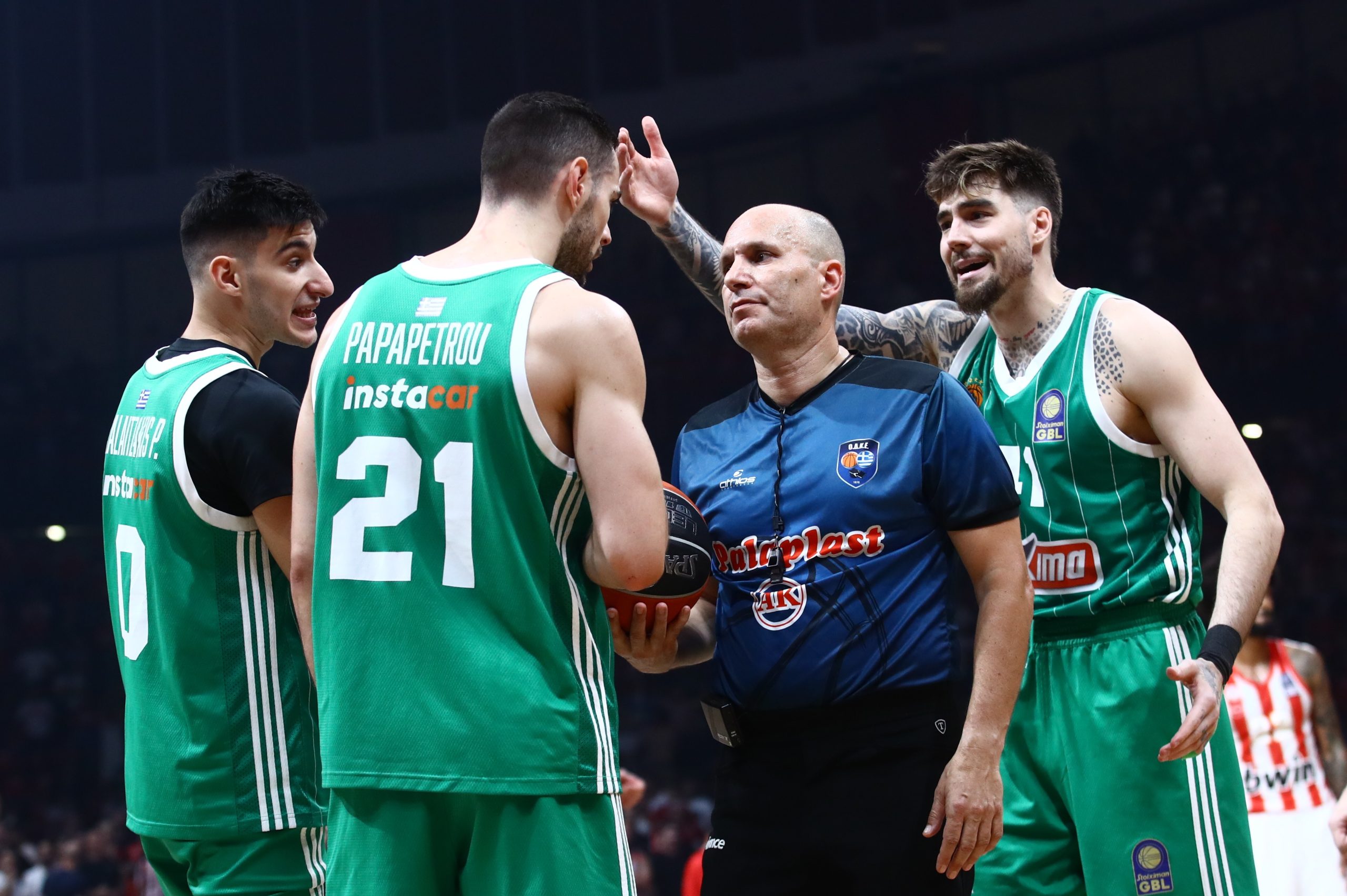 «Μία γροθιά»: Το βίντεο της ΚΑΕ Παναθηναϊκός από την υποδοχή των οπαδών έξω από τα γραφεία του αθλητικού δικαστή