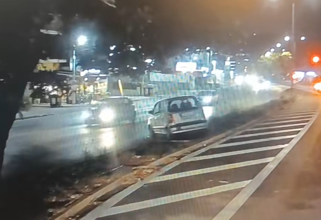 Αυτοκίνητο έχασε τον έλεγχο στη Λεωφόρο Αθηνών και προσέκρουσε σε κατάστημα – Δείτε βίντεο