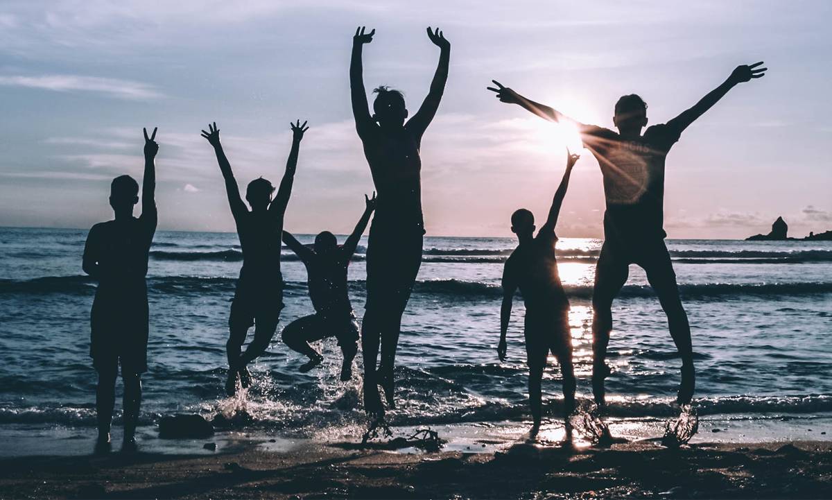 Οι τρεις παράγοντες που επηρεάζουν τις φιλίες μας καθώς μεγαλώνουμε