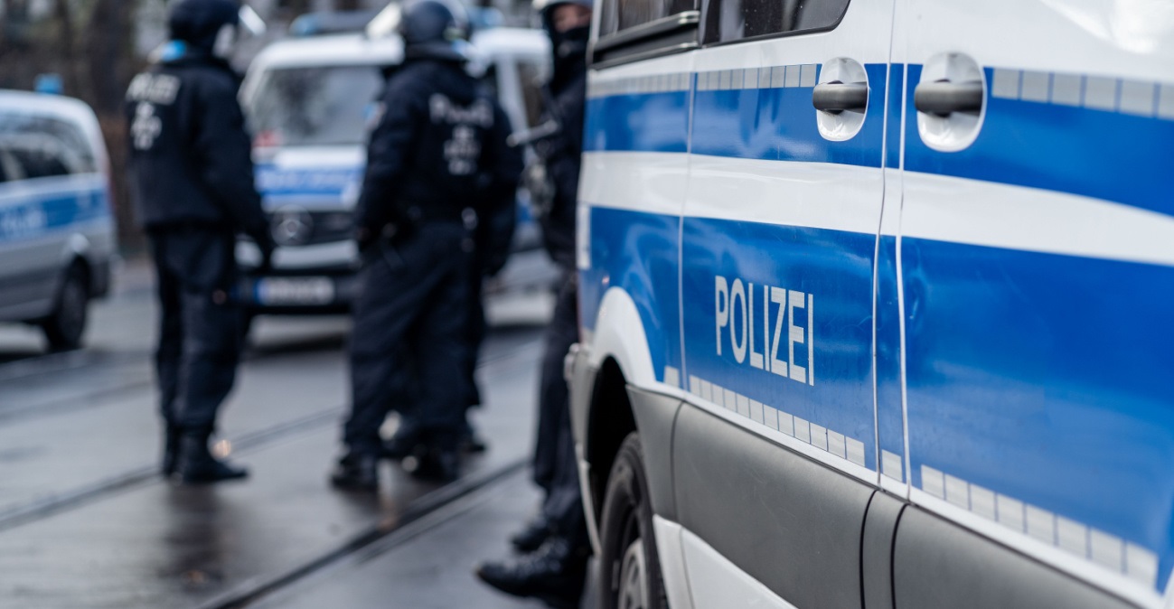 Γερμανία: 30χρονη γυναίκα επιτέθηκε με μαχαίρι σε περαστικούς στο Μόναχο – Την πυροβόλησε η αστυνομία