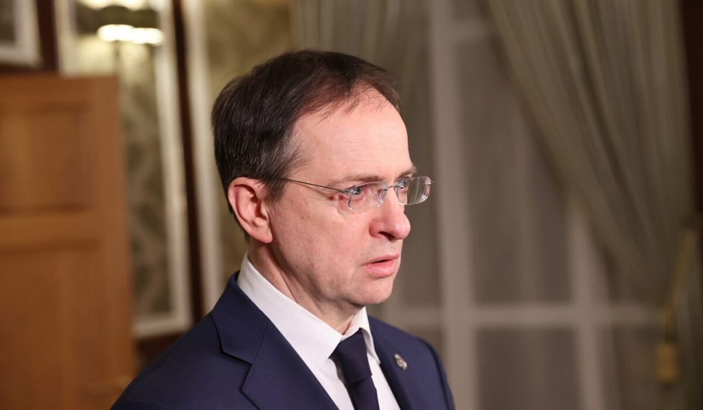 Β.Μεντίνσκι: «Η Ουκρανία ανέβαλε απροσδόκητα την ανταλλαγή αιχμαλώτων και σορών στρατιωτών»