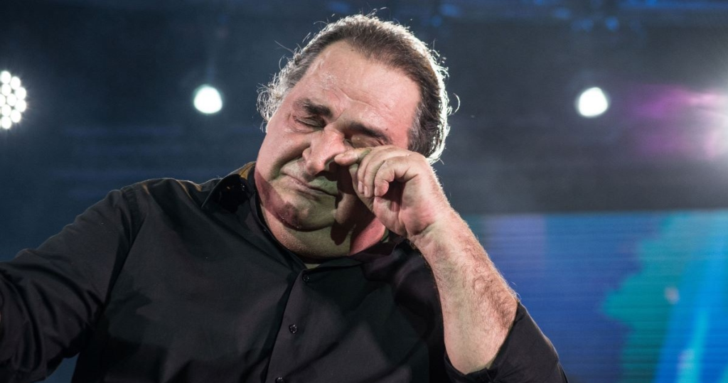 Αυτή ήταν η τελευταία επιθυμία του Βασίλη Καρρά πριν «κλείσει τα μάτια» του – Τι αποκάλυψε ο μάνατζερ του