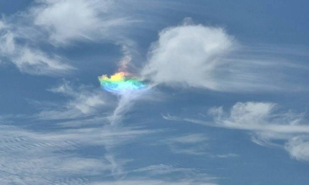 «Πυρήνιο νέφος» σχηματίστηκε στον ουρανό της Πρέβεζας: Τι είναι το σπάνιο φαινόμενο – Δείτε βίντεο