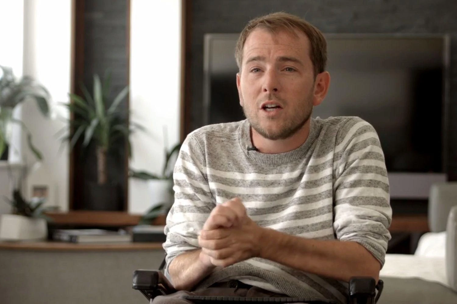 D.Holmes: Πώς κασκαντέρ που υποδύθηκε τον «Χάρι Πότερ» έμεινε παράλυτος από ατύχημα κατά τη διάρκεια των γυρισμάτων