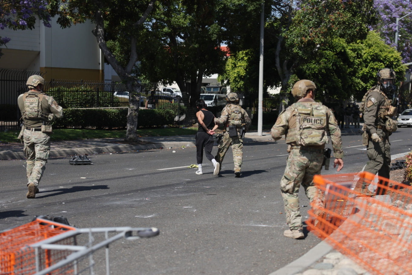 Ν.Τραμπ για διαδηλώσεις παράνομων μεταναστών στο Λος Άντζελες: «Ευχαριστώ την Εθνοφρουρά που τις σταμάτησε»