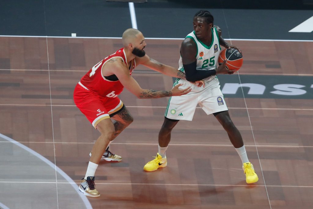 Χρηματικό πρόστιμο επιβλήθηκε στον Ε.Φουρνιέ και τον Κ.Ναν για την ένταση στο τρίτο τελικό της Basket League