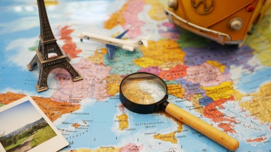 Θες να κάνεις ένα μακρινό ταξίδι; – Τέσσερις ιδέες για να σου βγει οικονομικό!