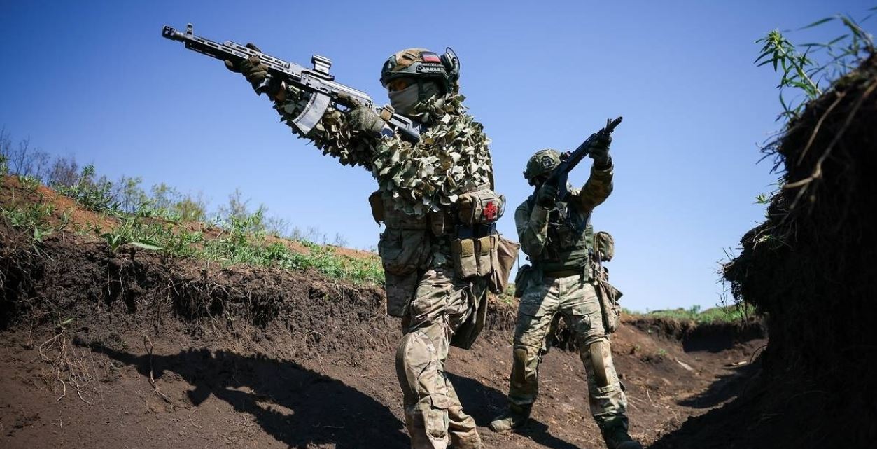 Οι Ρώσοι εκκαθαρίζουν την Κονσταντινόβκα και παίρνουν ξανά τον έλεγχο του Στουπότσκι (βίντεο)