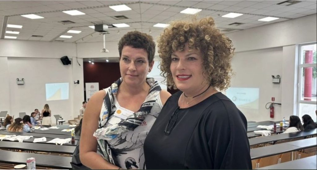 Χωρίστηκαν στη γέννα και ενώθηκαν ξανά μετά από 24 χρόνια – Η ιστορία των δύο αδερφών από την Κρήτη (βίντεο)