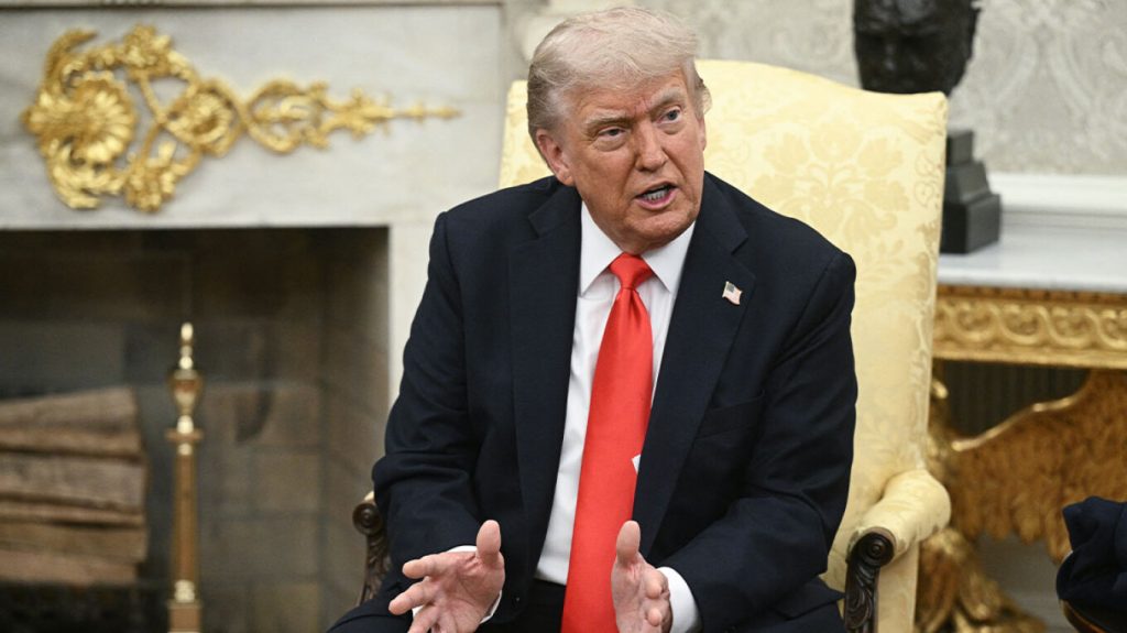 Ντόναλντ Τραμπ: «Το να συλληφθεί ο κυβερνήτης της Καλιφόρνια θα ήταν υπέροχο»