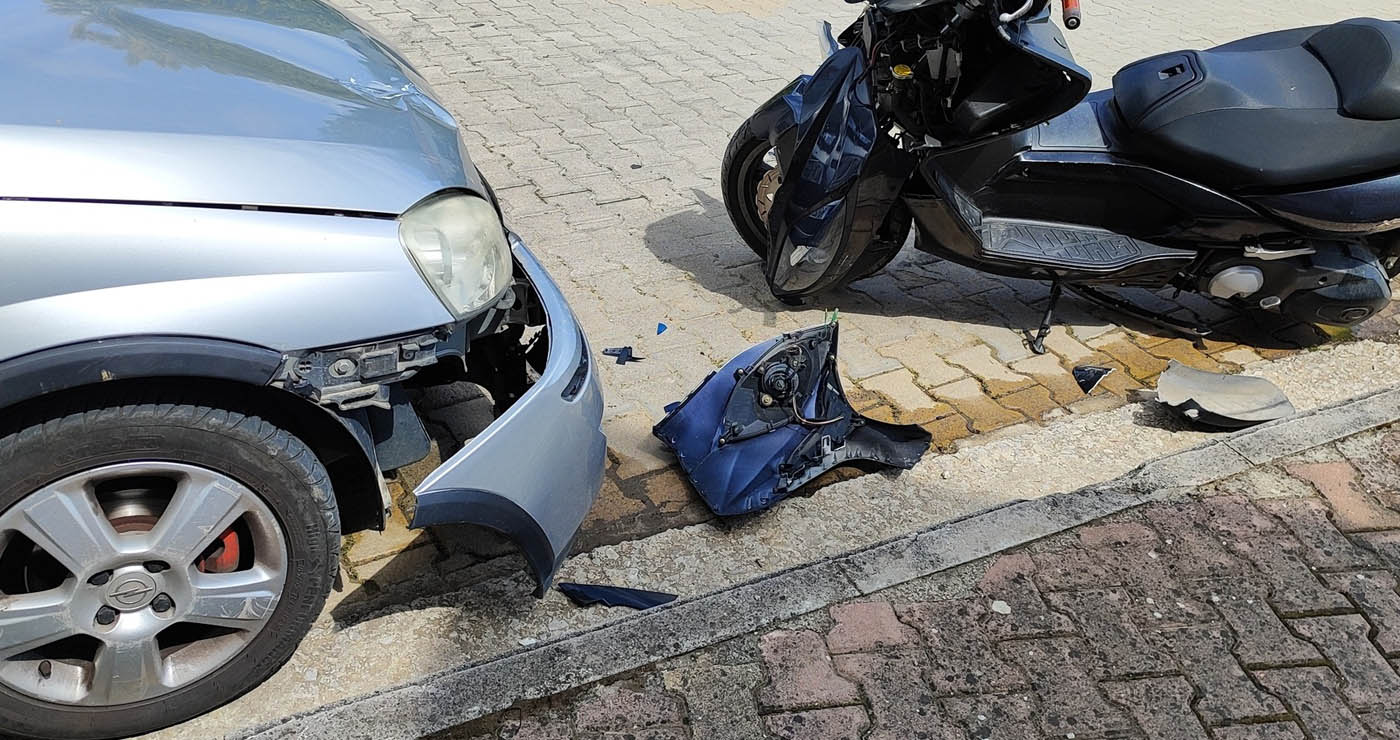 Σφοδρό τροχαίο στην Αμαλιάδα: Στο νοσοκομείο, οδηγός μηχανής με σοβαρά τραύματα στο κεφάλι μετά από σύγκρουση με ΙΧ