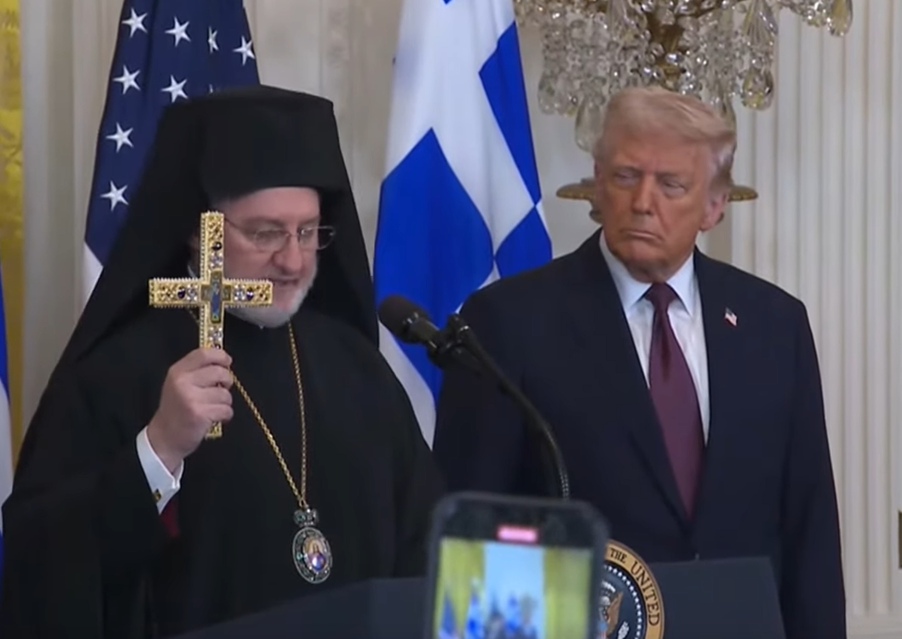 Η al-Qaeda στοχοποιεί τον Αρχιεπίσκοπο Αμερικής Ελπιδοφόρο: «Δολοφονήστε τον Τραμπ και τους υποστηρικτές του»