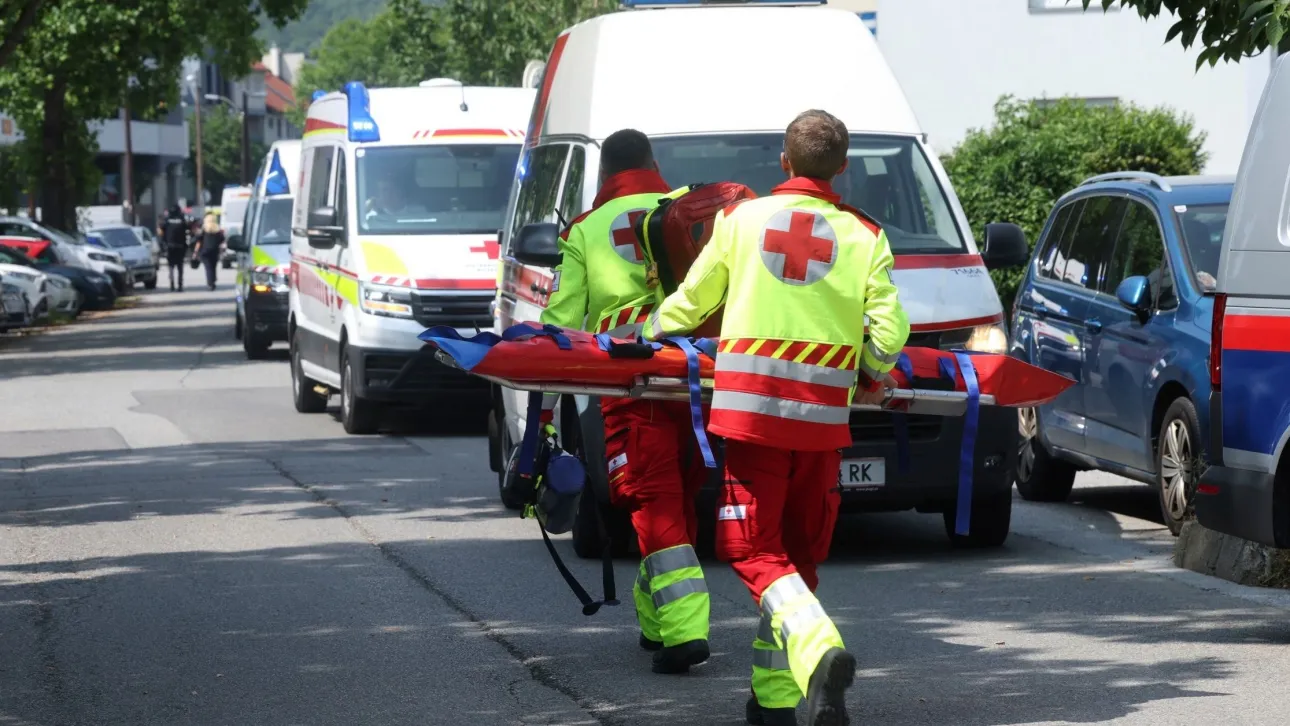 Αυστρία: Με δύο όπλα πυροβολούσε ο 21χρονος δράστης στο σχολείο (βίντεο)
