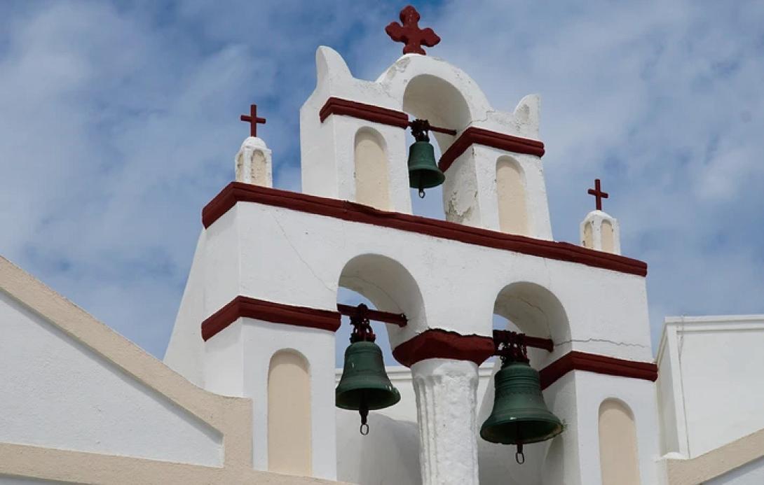 Λαμία: Νεαρός εισέβαλε σε έξαλλη κατάσταση σε εκκλησία βρίζοντας γιατί τον ξύπνησαν οι καμπάνες