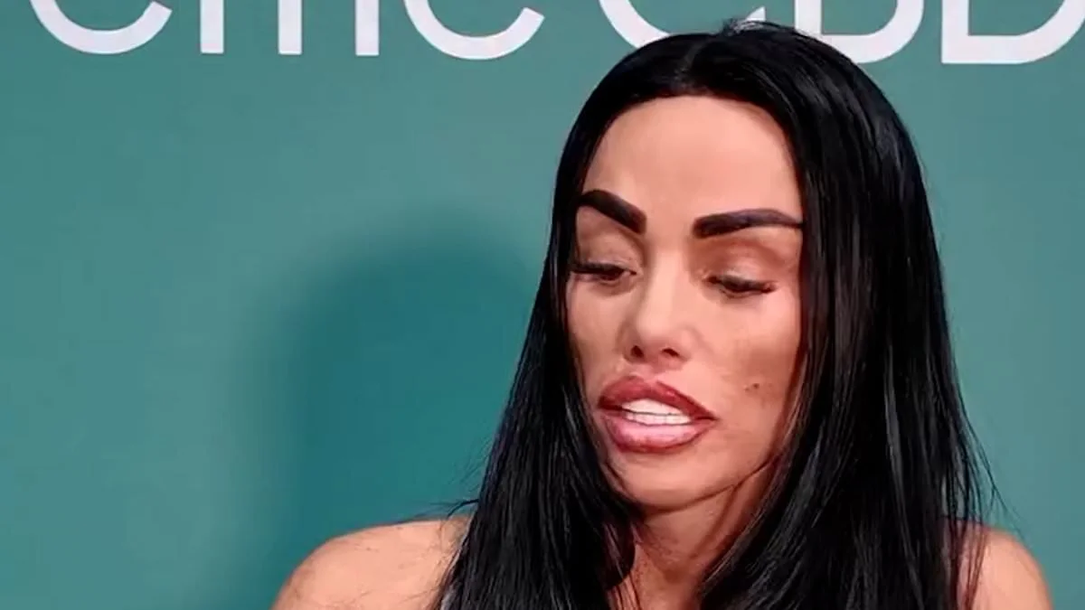 Κέιτι Πράις: Το βίντεο που προκάλεσε σοκ στους θαυμαστές της – «Φτάνει πια με τις πλαστικές»