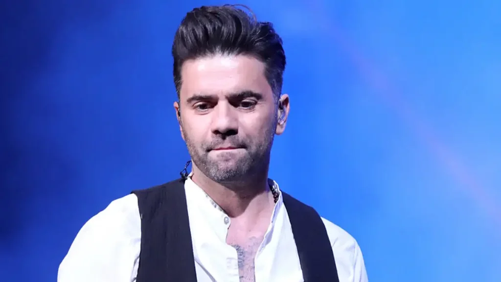 Θοδωρής Μαραντίνης: «Μοιραία υπάρχει φλερτ μεταξύ των καλλιτεχνών που είναι πάνω στη σκηνή με το κοινό»