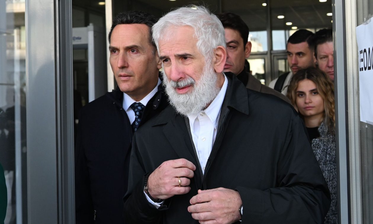 Αναστάτωση στη δίκη του Π.Φιλιππίδη: Λιποθυμικό επεισόδιο είχε ο ηθοποιός – «Θα ηρεμήσω»