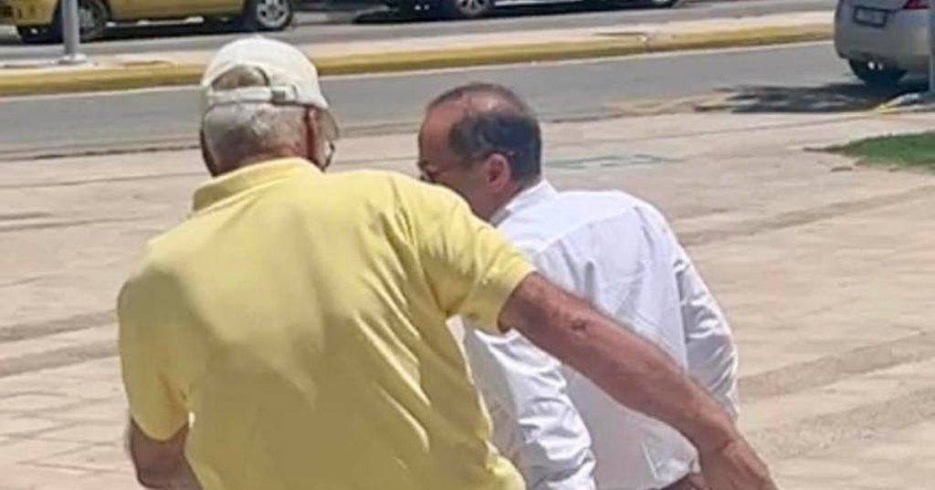 Ο πρώην δήμαρχος Ραφήνας Ανδρέας Κεχαγιόγλου επιτέθηκε με… κλωτσιές στον Ευάγγελο Μπουρνούς (φώτο)