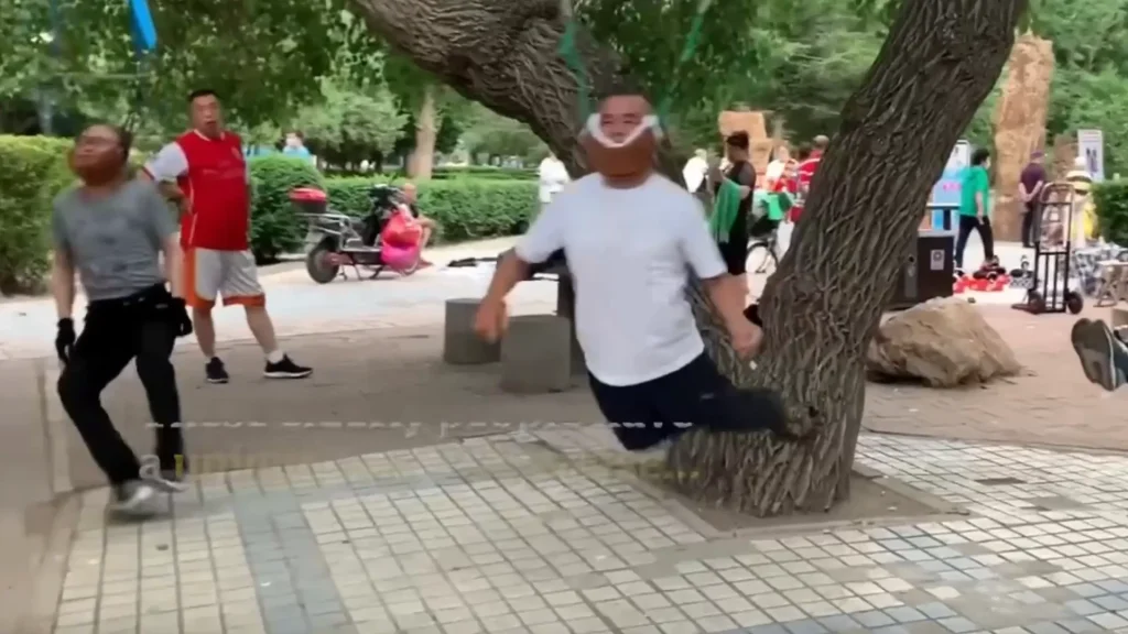 Αυτή είναι η επικίνδυνη viral τάση στην Κίνα για «καλύτερο ύπνο»: «Το ρίσκο είναι μεγάλο» λένε οι ειδικοί