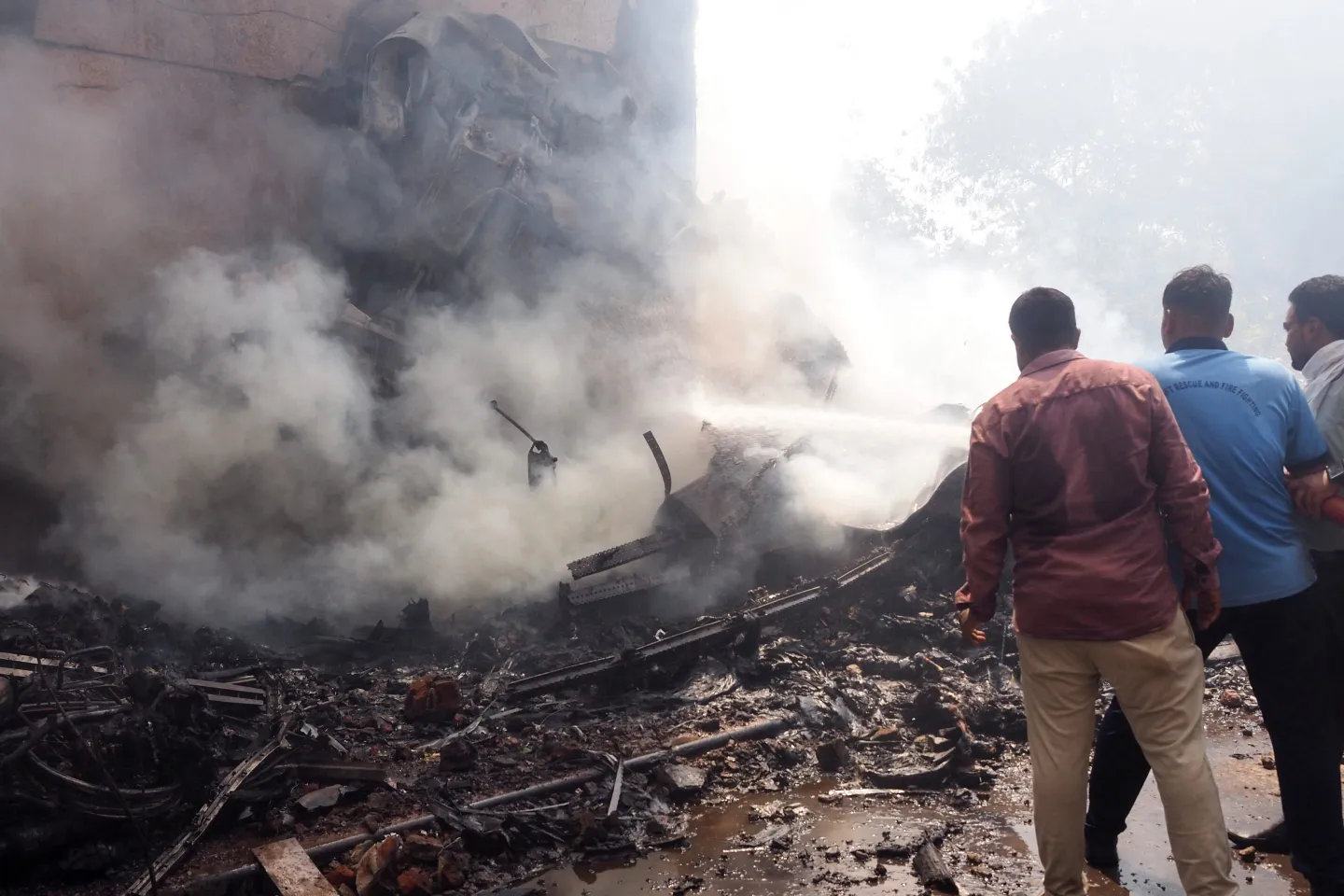 Αεροπορική τραγωδία στην Ινδία: Πάνω από 290 νεκροί έχουν ανασυρθεί από το σημείο της συντριβής