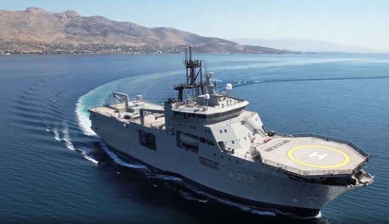 Το πλοίο γενικής υποστήριξης του Πολεμικού Ναυτικού «ΠΕΡΣΕΑΣ» εν δράσει (βίντεο)