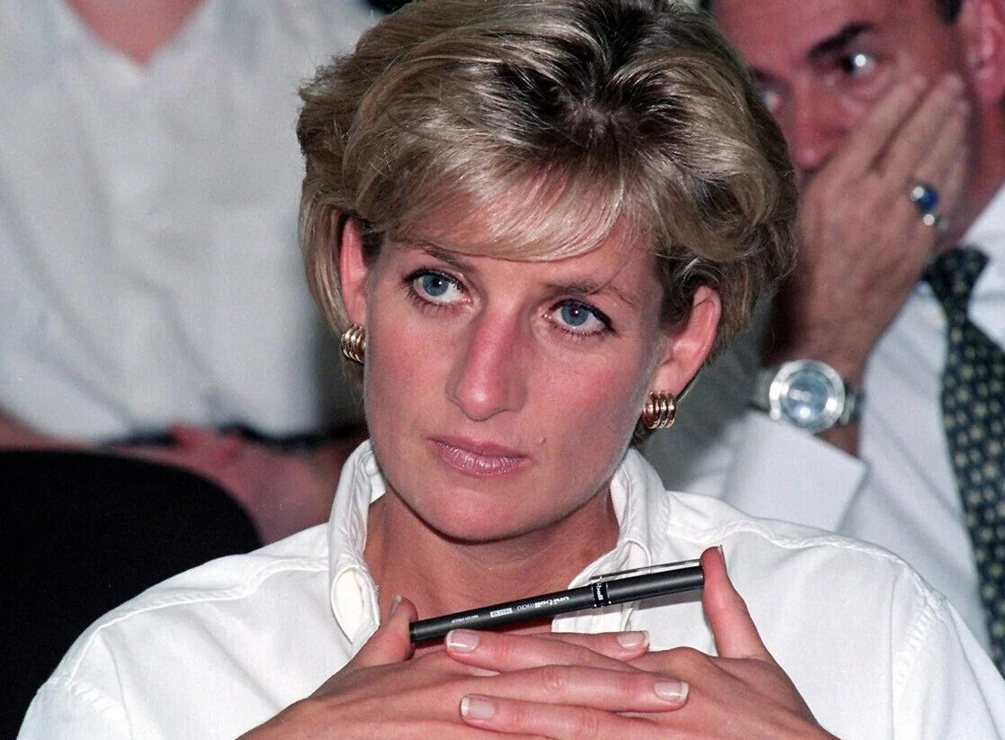 Πριγκίπισσα Νταϊάνα: Η συναισθηματική ιστορία πίσω από το φόρεμα που φόρεσε για τα τελευταία της γενέθλια