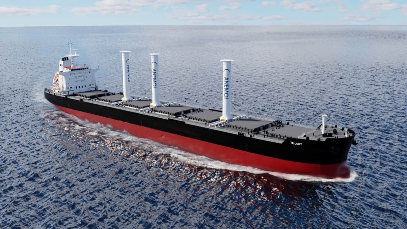 Φωτιά σε φορτηγό – πλοίο στα ανοιχτά της Ινδίας