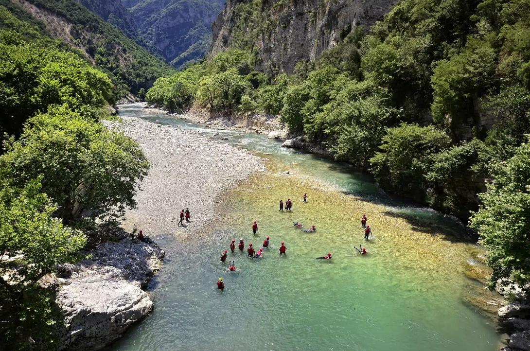 Τραγωδία: Εγκεφαλικά νεκρά τα 2 παιδιά που πνιγόντουσαν στον Άραχθο – Δωρίζουν τα όργανα του 14χρονου οι γονείς του