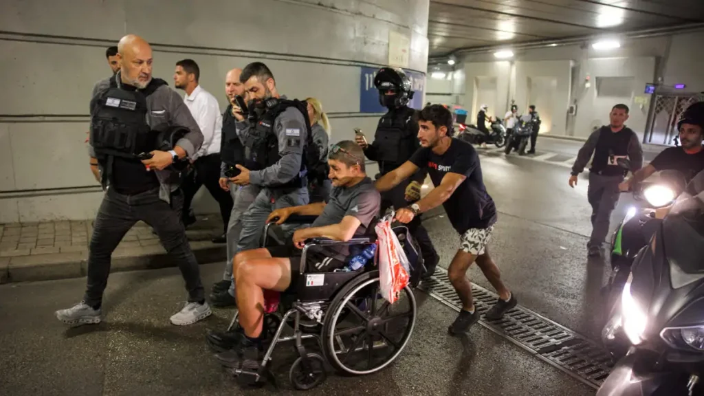 Εφιαλτικές στιγμές για τους Έλληνες του Τελ Αβίβ – «Δεν έχουμε κοιμηθεί εδώ και δυο μέρες»