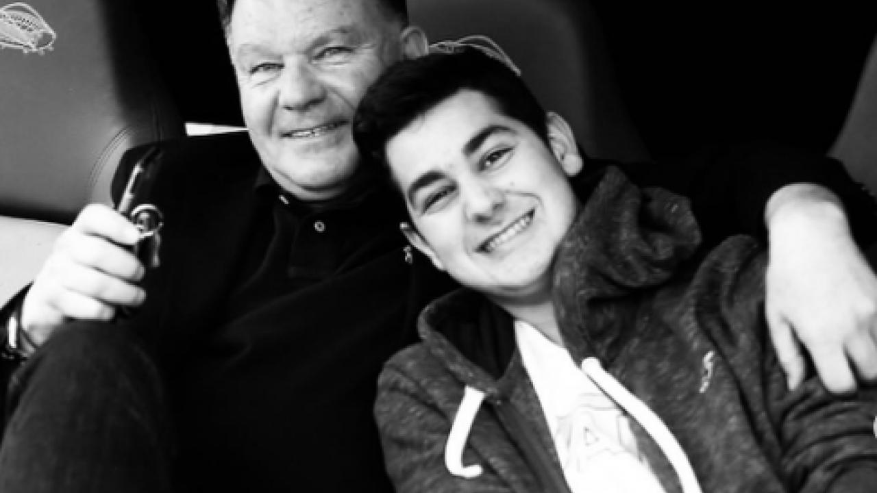 H συγκινητική ανάρτηση του Χ.Κούγια για την Ημέρα του Πατέρα: «Λείπεις…» (φωτο)