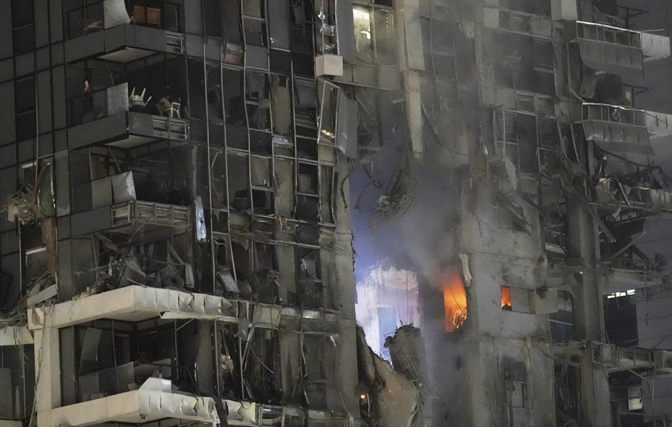 Πλάνα από drone αποτυπώνουν μεγάλες καταστροφές στο Ισραήλ μετά τις ιρανικές επιθέσεις (βίντεο)