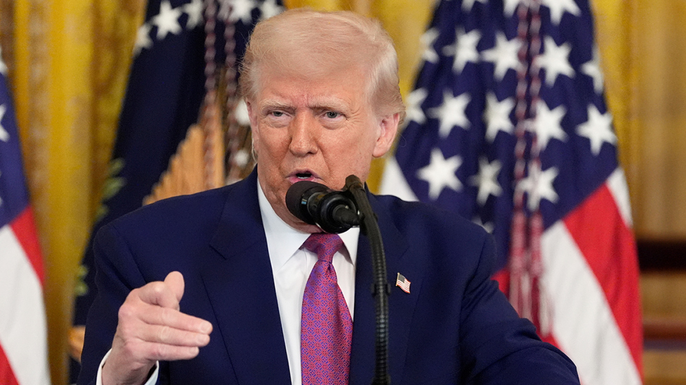 Ν.Τραμπ: «Ήταν λάθος να πετάξουν τη Ρωσία από την “Ομάδα των Οκτώ”»