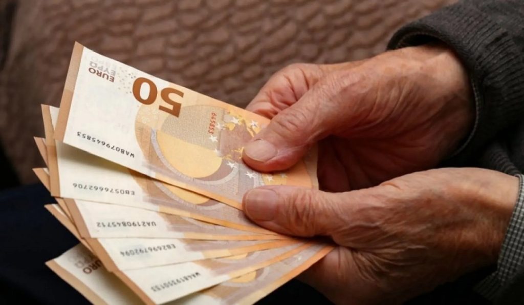 «Έρχονται» αναδρομικά για τους συνταξιούχους: Ποιοι δικαιούνται έως 3.751 ευρώ