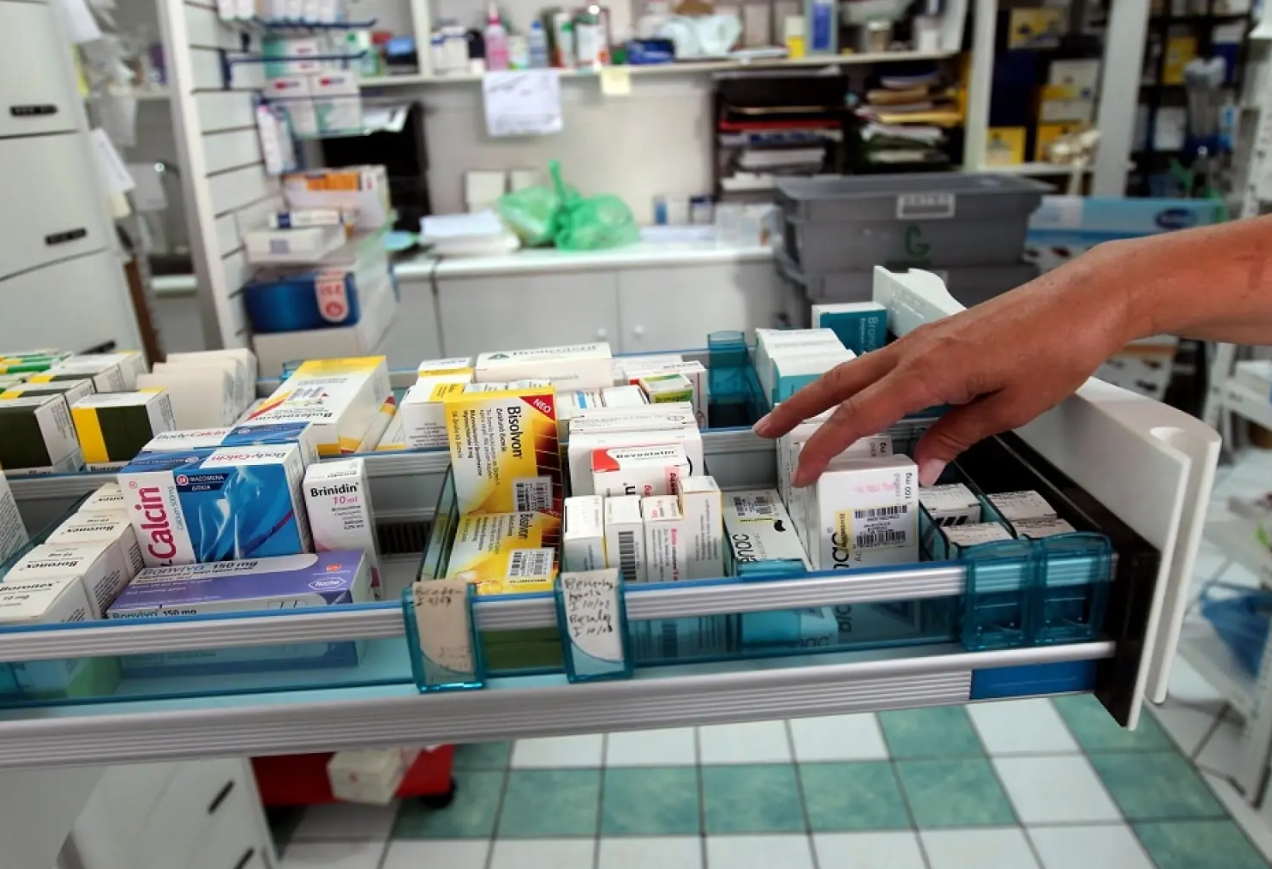 Θεσσαλονίκη: Συνελήφθη φαρμακοποιός – Πουλούσε φάρμακα χωρίς ταινία γνησιότητας