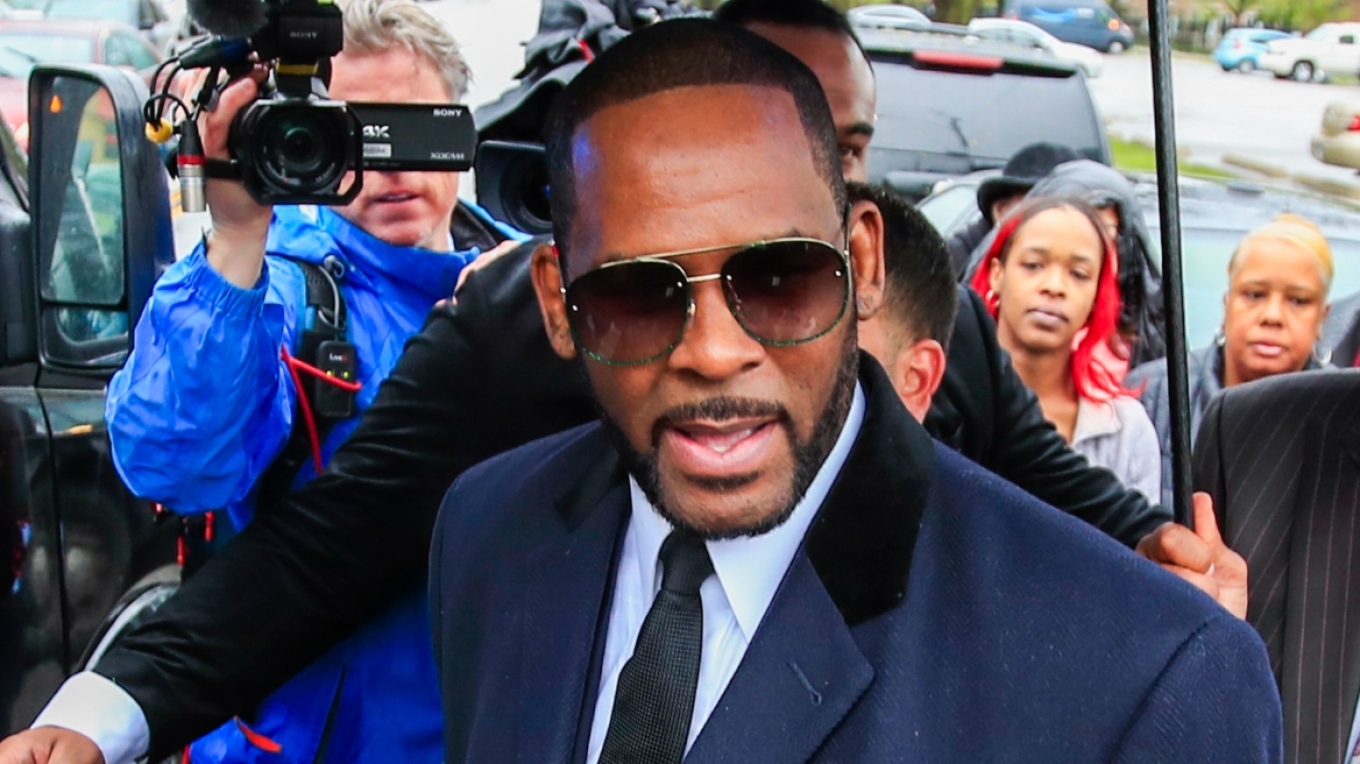 R.Kelly: Ο καταδικασμένος σε φυλάκιση τραγουδιστής μεταφέρθηκε στο νοσοκομείο μετά από υπερβολική δόση φαρμάκων