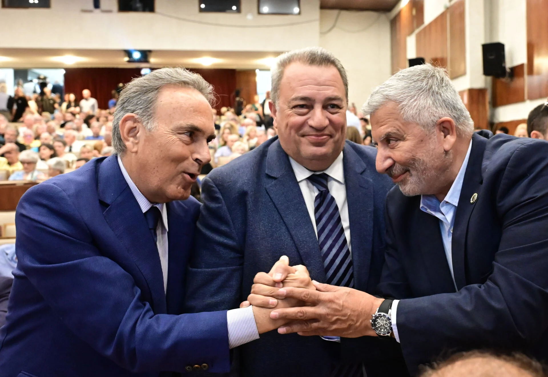 Ποιοι βουλευτές «έσπασαν» το εμπάργκο του Μαξίμου