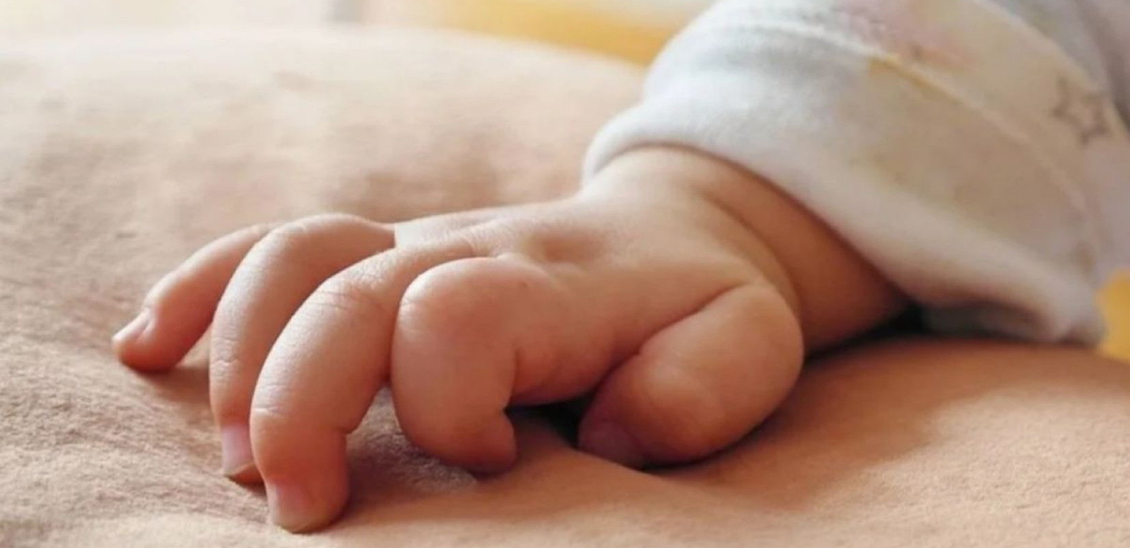 Νεκρό βρέφος στην Πάρο: «Δεν ξέρω τι έγινε – Ήταν όμορφη» λέει η μητέρα του