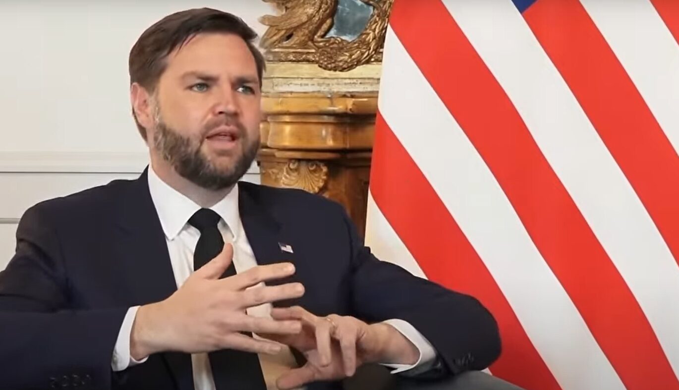 Τ.Ν.Βανς: «Ο Ν.Τραμπ ενδέχεται να κρίνει αναγκαία τη λήψη επιπλέον μέτρων κατά του πυρηνικού προγράμματος του Ιράν»