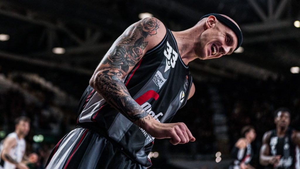 Ένδειξη συμπαράστασης στον Πολονάρα από τους παίκτες της Μπολόνια: Με μπλουζάκια στήριξης πριν τον τελικό (φωτο)