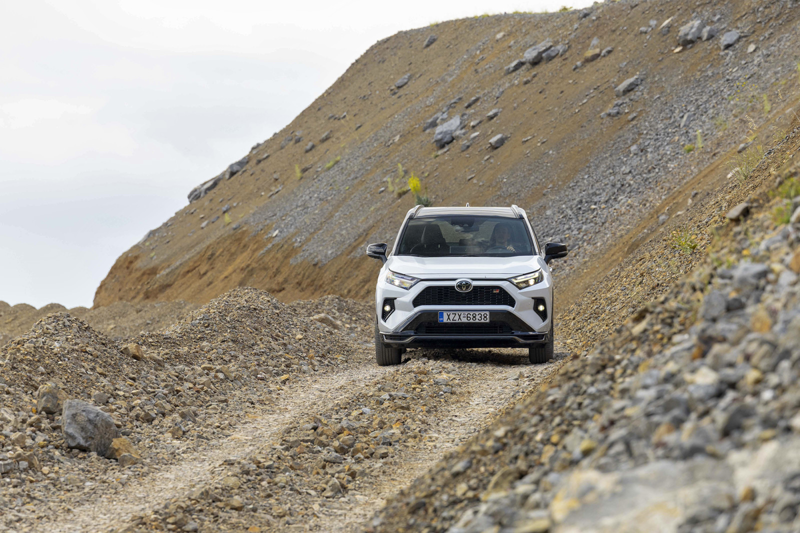 Με Toyota RAV4 στις ειδικές του ΕΚΟ Ράλλυ Ακρόπολις 2025