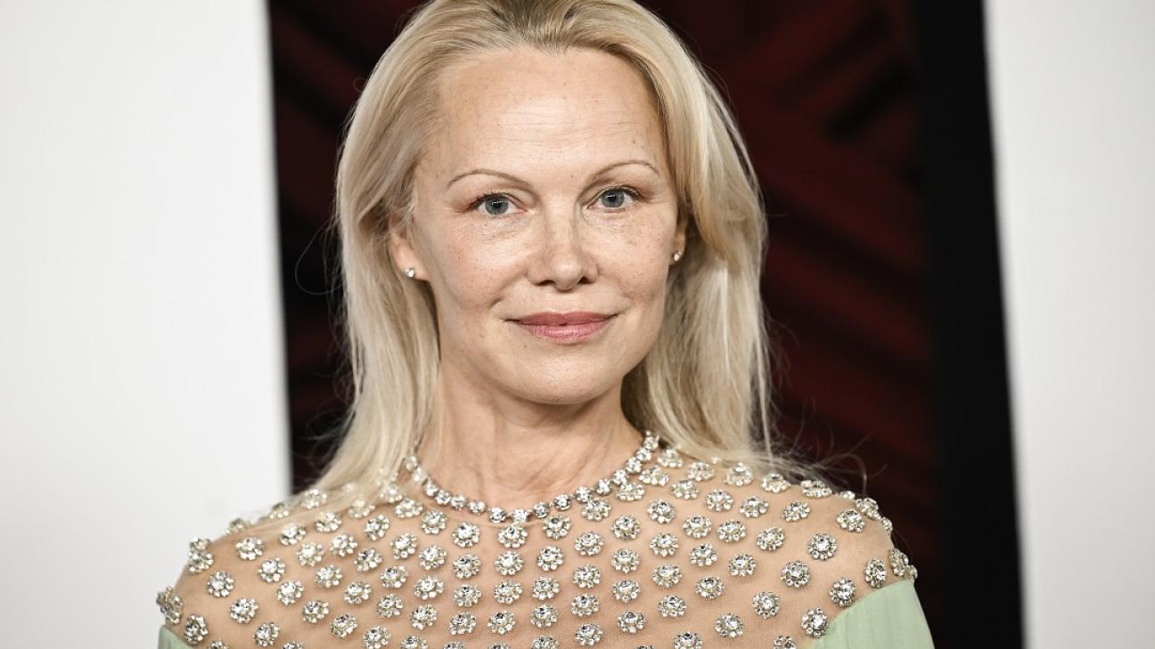 Χωρίς ίχνος μακιγιάζ η Πάμελα Άντερσον: «Θέλω να αμφισβητήσω τις νόρμες ομορφιάς»