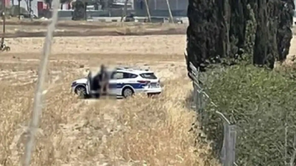 Ανθρωποκυνηγητό της κυπριακής Αστυνομίας για το άτομο που τράβηξε τα «ροζ» πλάνα των δύο αστυνομικών (βίντεο)