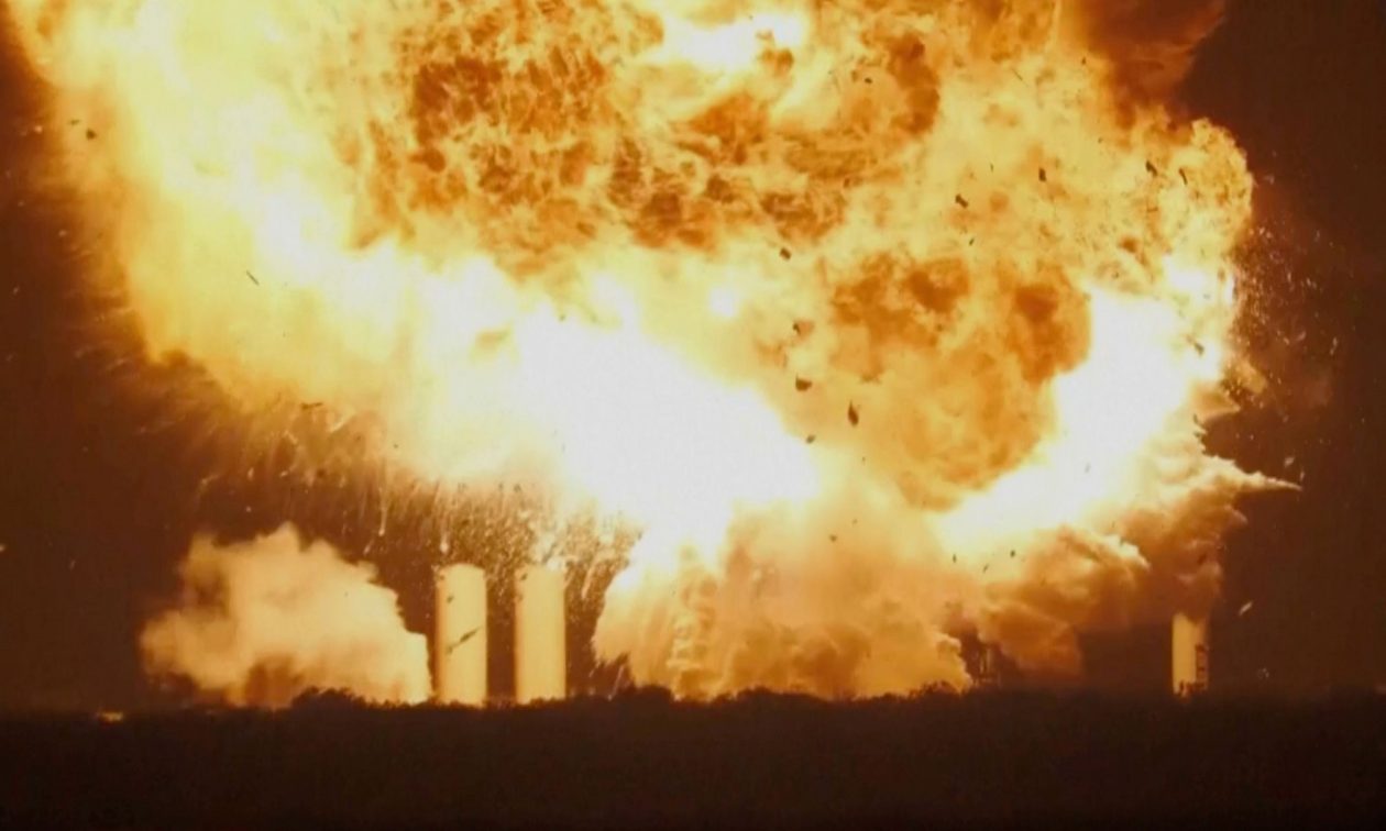 Η έκρηξη του πυραύλου της SpaceX – Ε.Μασκ: «Μόνο μία γρατσουνιά» (βίντεο)