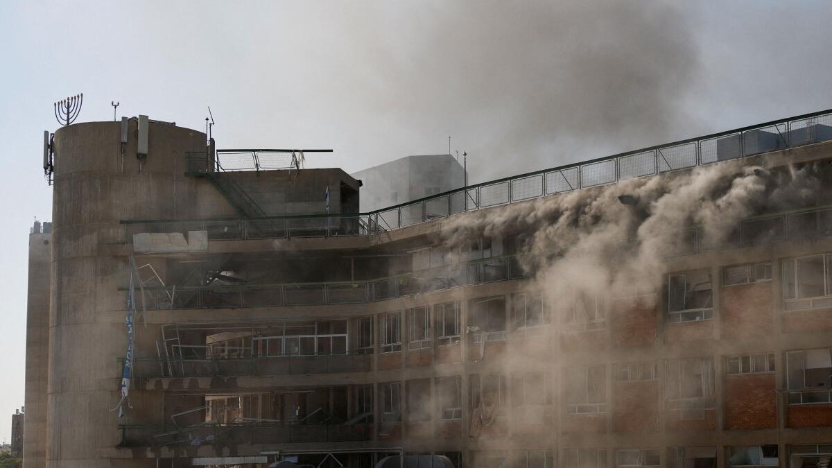 Ιράν: «Βασικός στόχος της επίθεσης από την οποία επλήγη το νοσοκομείο Soroka ήταν μια στρατιωτική βάση»